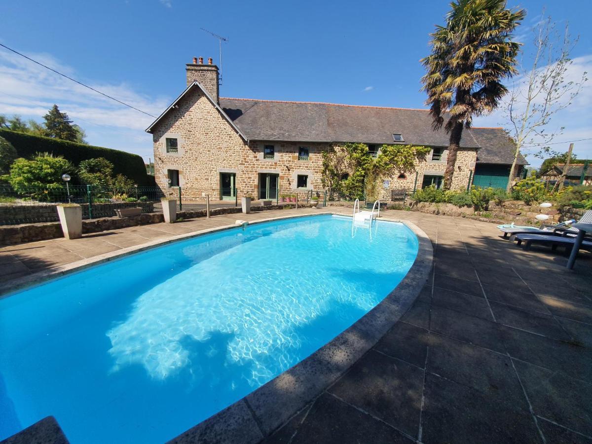 Studio Privatif Et Sa Piscine Aux Agapanthes De Cromel - Le Mont Saint-Michel Villa Exterior photo